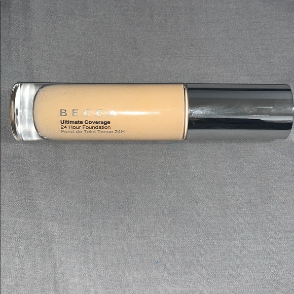 Selling this 24hr foundation! - Picture 1 of 4